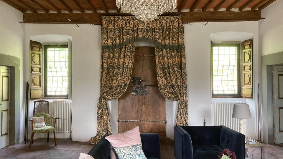 “ Very long Petrol Blue & Gold #secondhandcurtains from very large shooting estate country house near Andover in Wiltshire now loving life adorning the front door of a beautiful old house in Italy!! ”