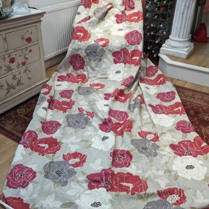 Very Long Pinch Pleats with Red Poppies Second-Hand Curtains W204 D344