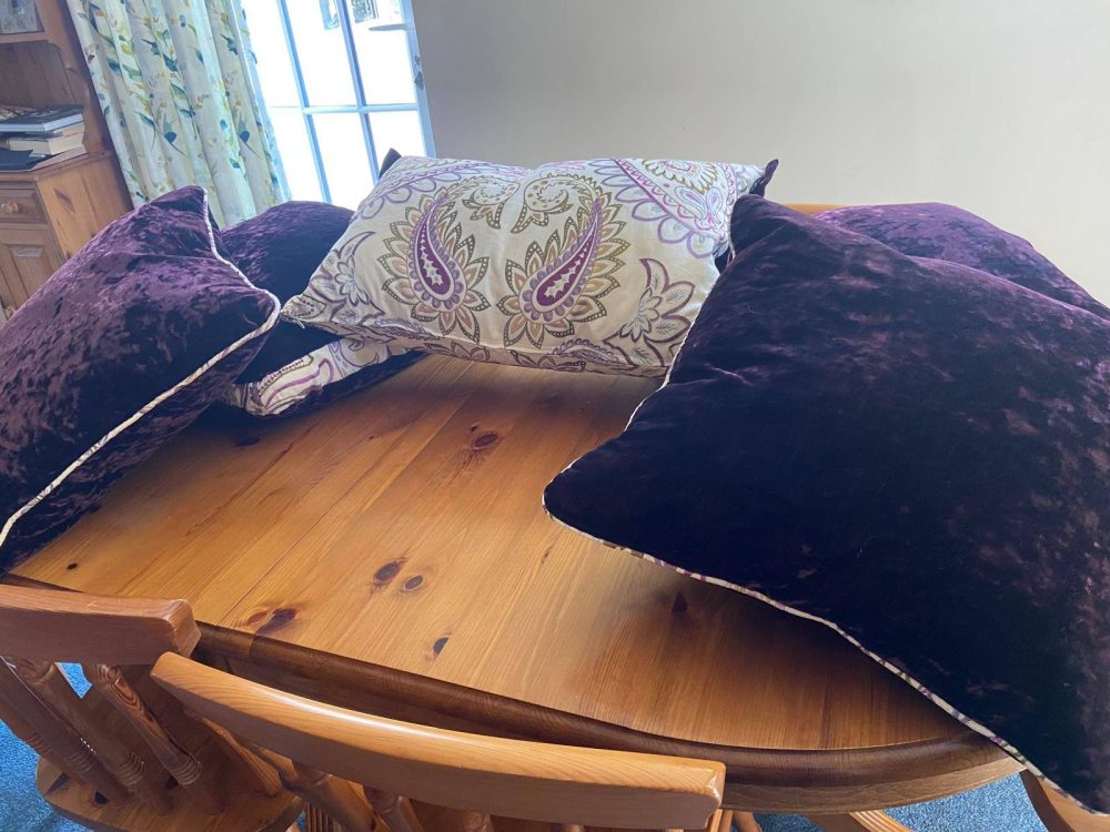 5 Beautiful Zoffany Fabric Cushions in 3 Variations - £45 per cushion - Image 4