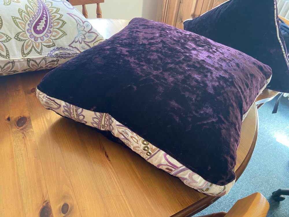 5 Beautiful Zoffany Fabric Cushions in 3 Variations - £45 per cushion - Image 5