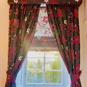 Black and Red Leaf Pattern Pencil Pleat Second-Hand Curtains W200 D297