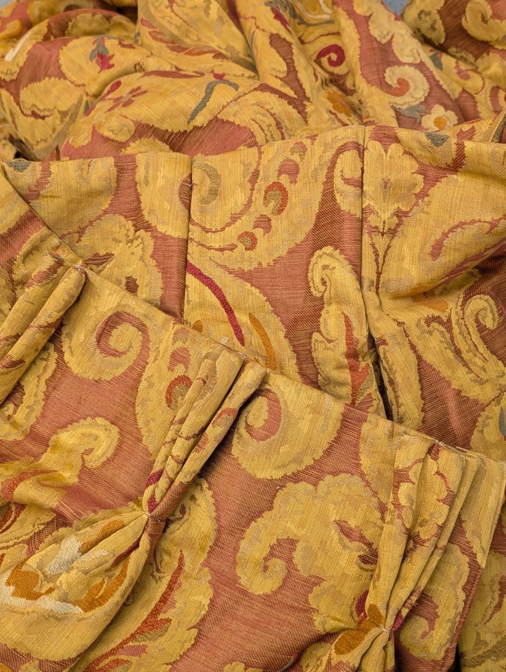 Lovely Red and Gold Vintage Pinch Pleat Second-Hand Curtains - W315 D224 - Image 8