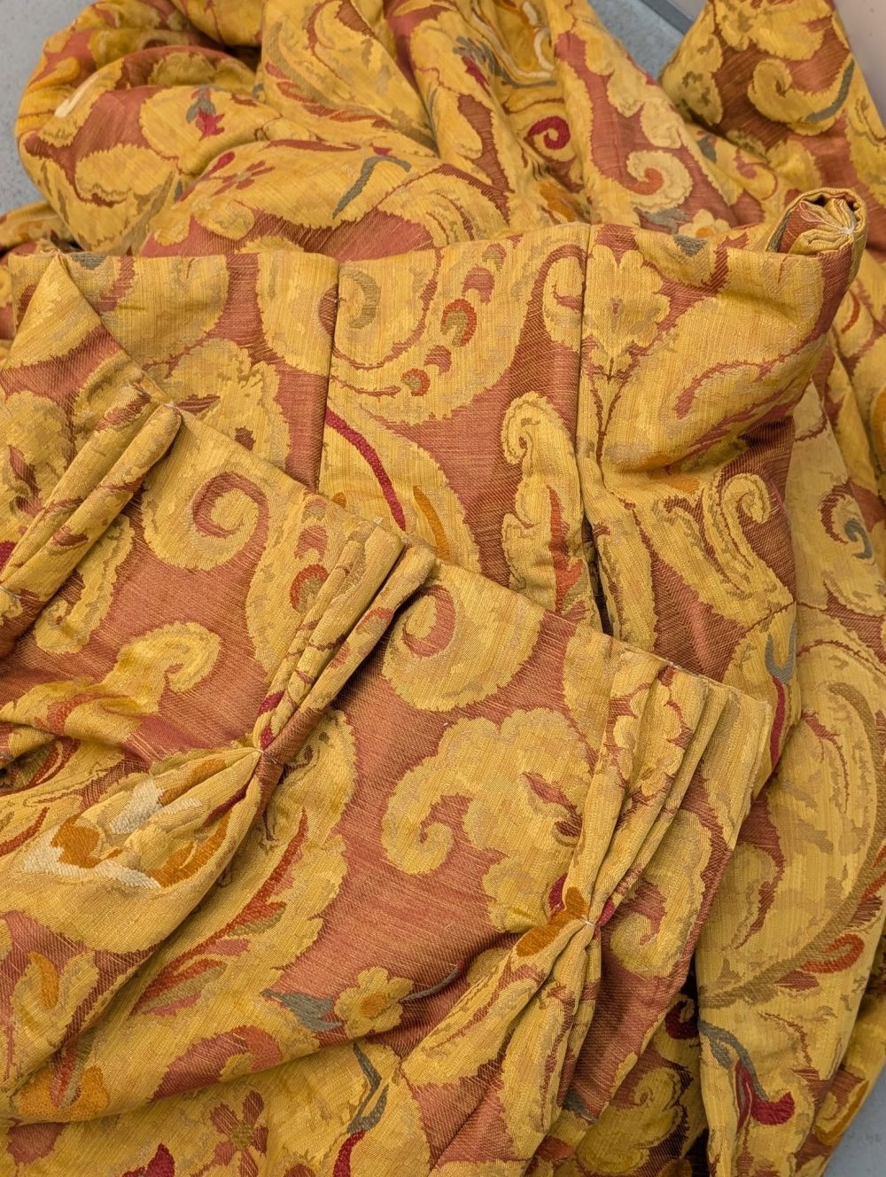 Lovely Red and Gold Vintage Pinch Pleat Second-Hand Curtains - W315 D224 - Image 9