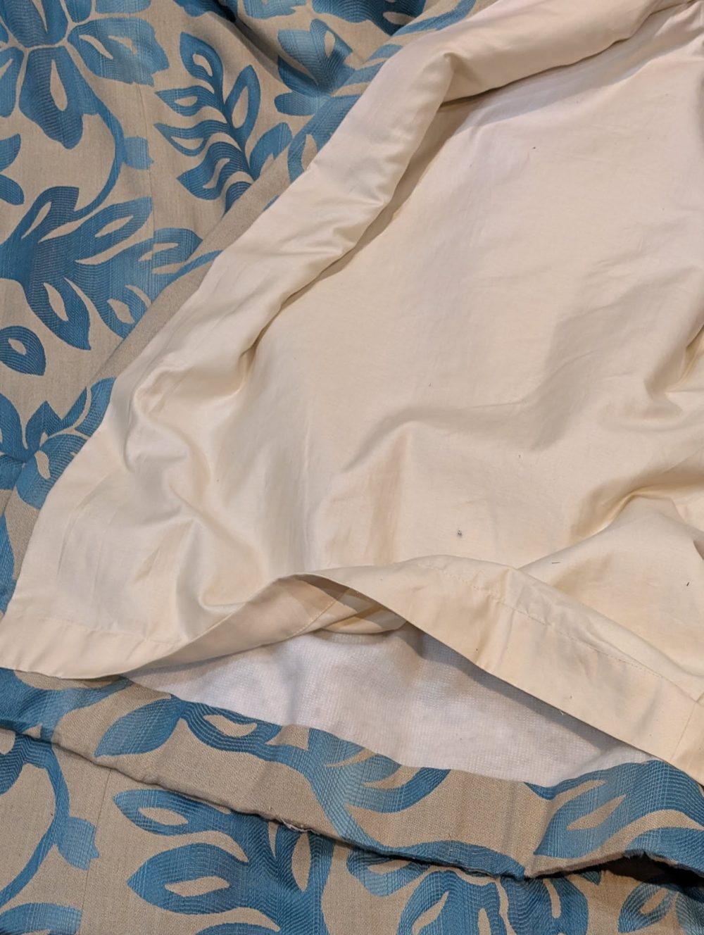 Laura Ashley Ellington Teal Jacquard Second-Hand Curtains W188 D270 - 2 identical Pairs Available - Image 4
