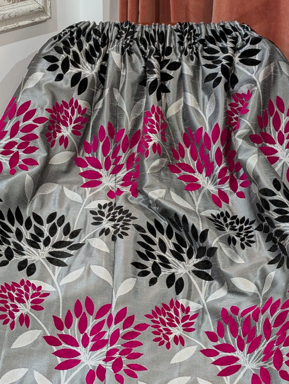 Fine Grey Leaf Pattern Pencil Pleat Second-Hand Curtains W165 D293 - Image 6
