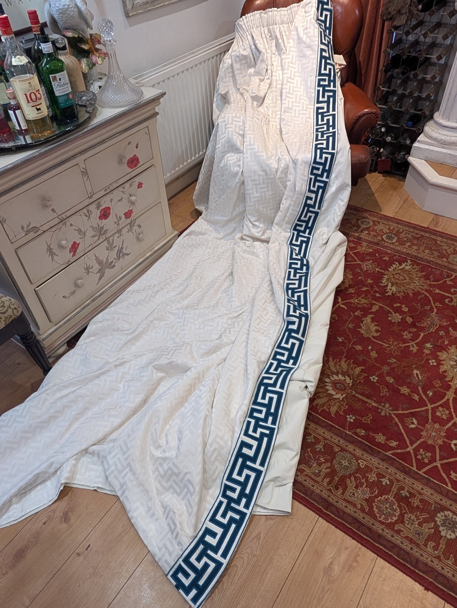 Very Long White Pencil Pleat Interlined Second-Hand Curtains W264 D320 - Image 10