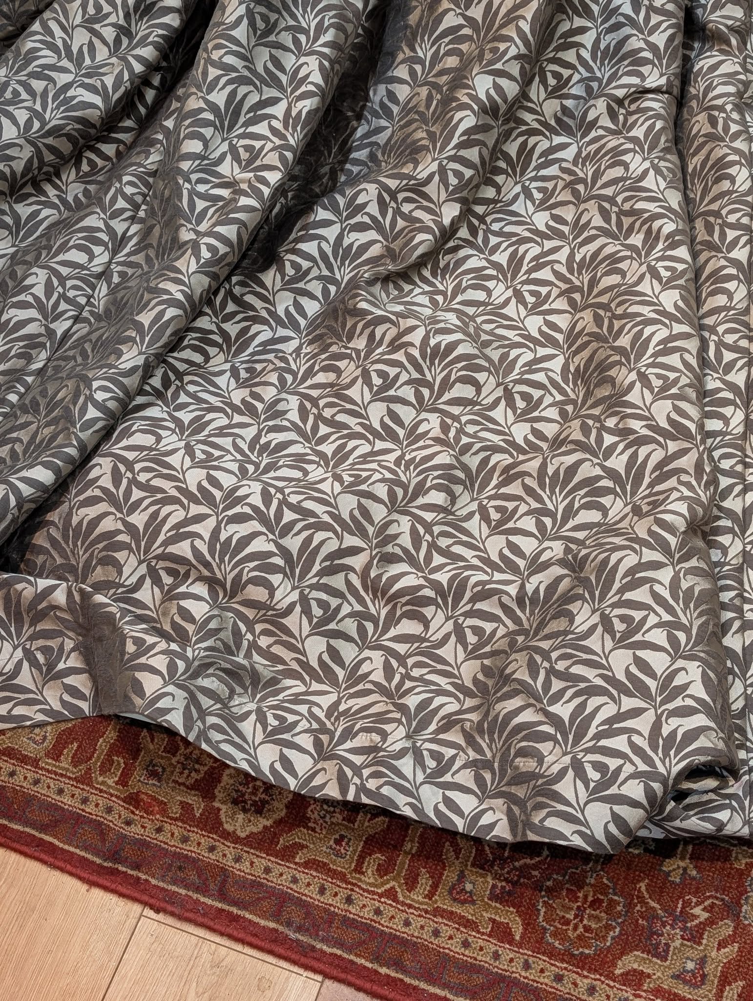 Wide Leaf Pattern Pencil Pleat Blackout Second-Hand Curtains - W391 D278 - Image 2