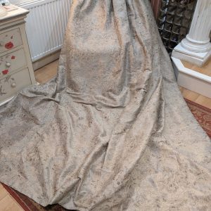 Light Gold Lace Effect Pencil Pleat Second-hand Curtains - W274 D277 - 2 Pairs Available