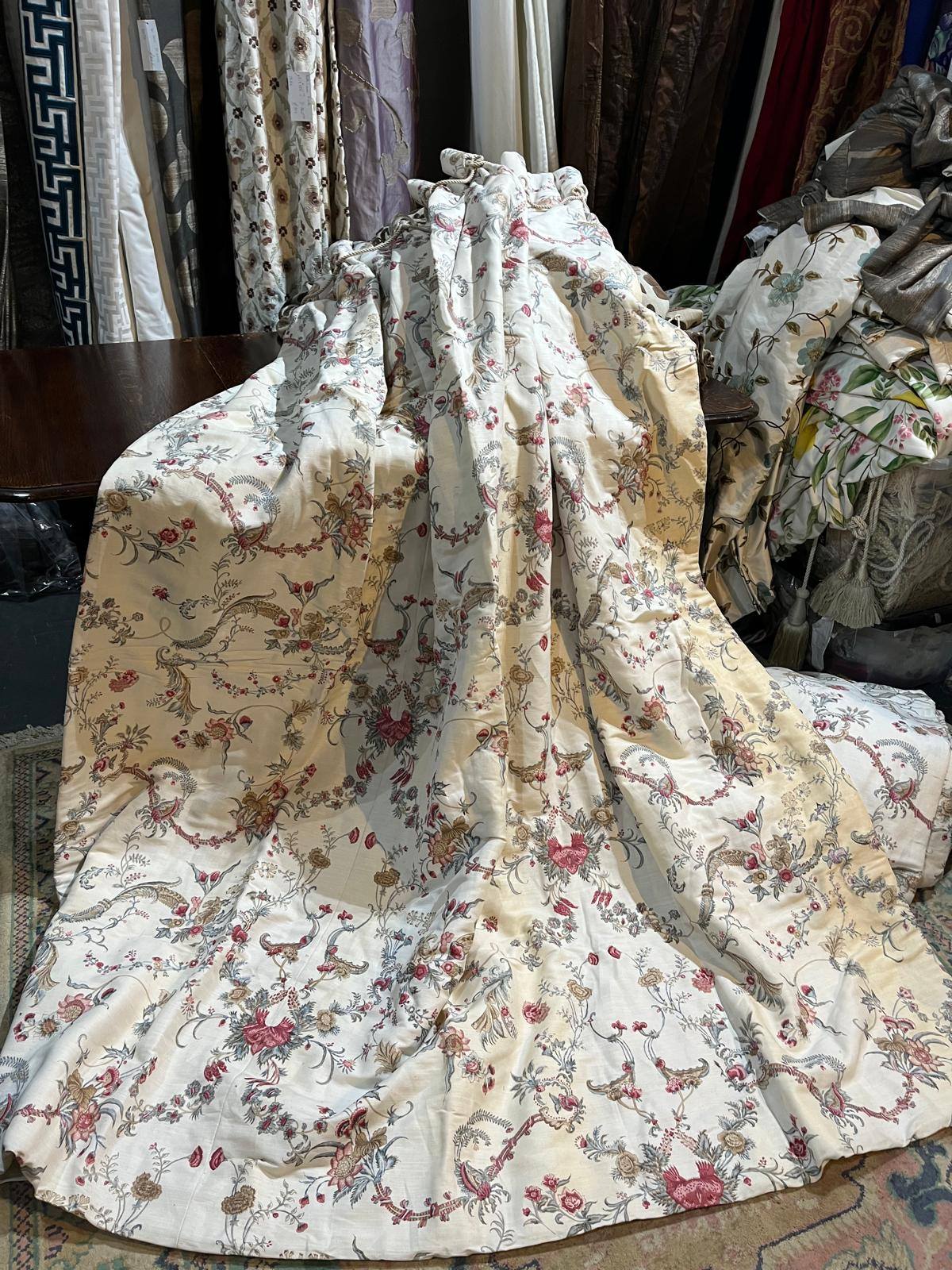 base17 - Divinely Vintage Interiors