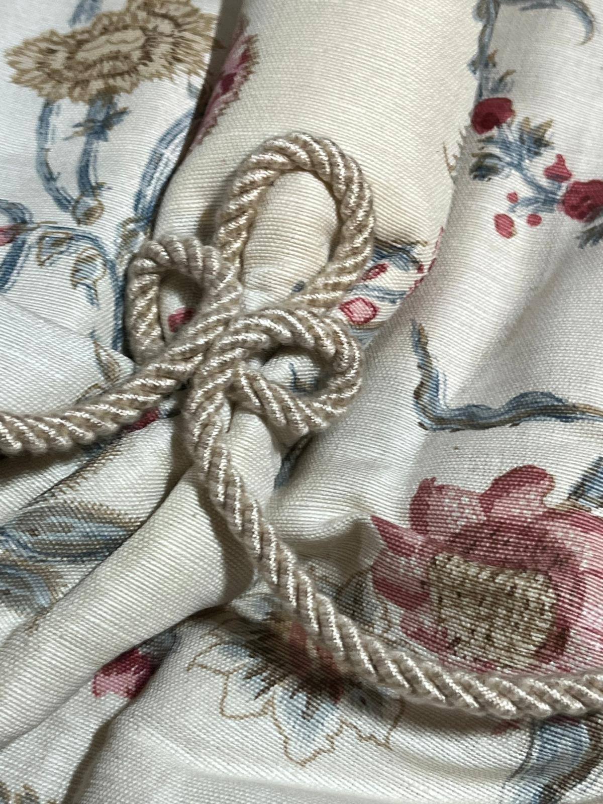 base21 - Divinely Vintage Interiors