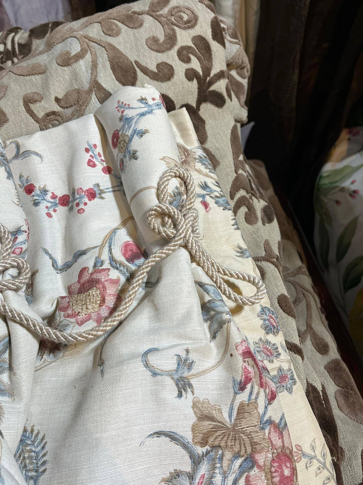 base22 - Divinely Vintage Interiors