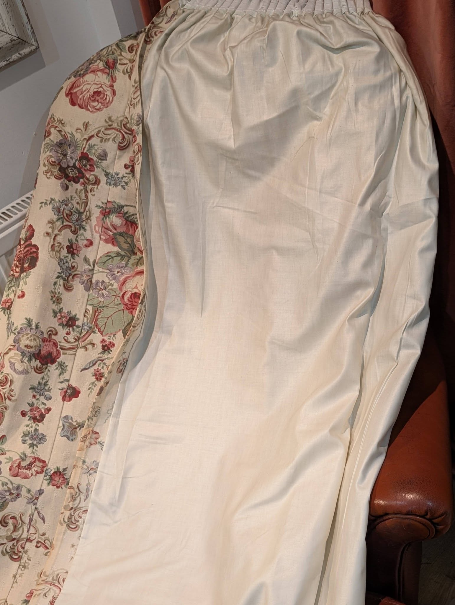 laura7 - Divinely Vintage Interiors