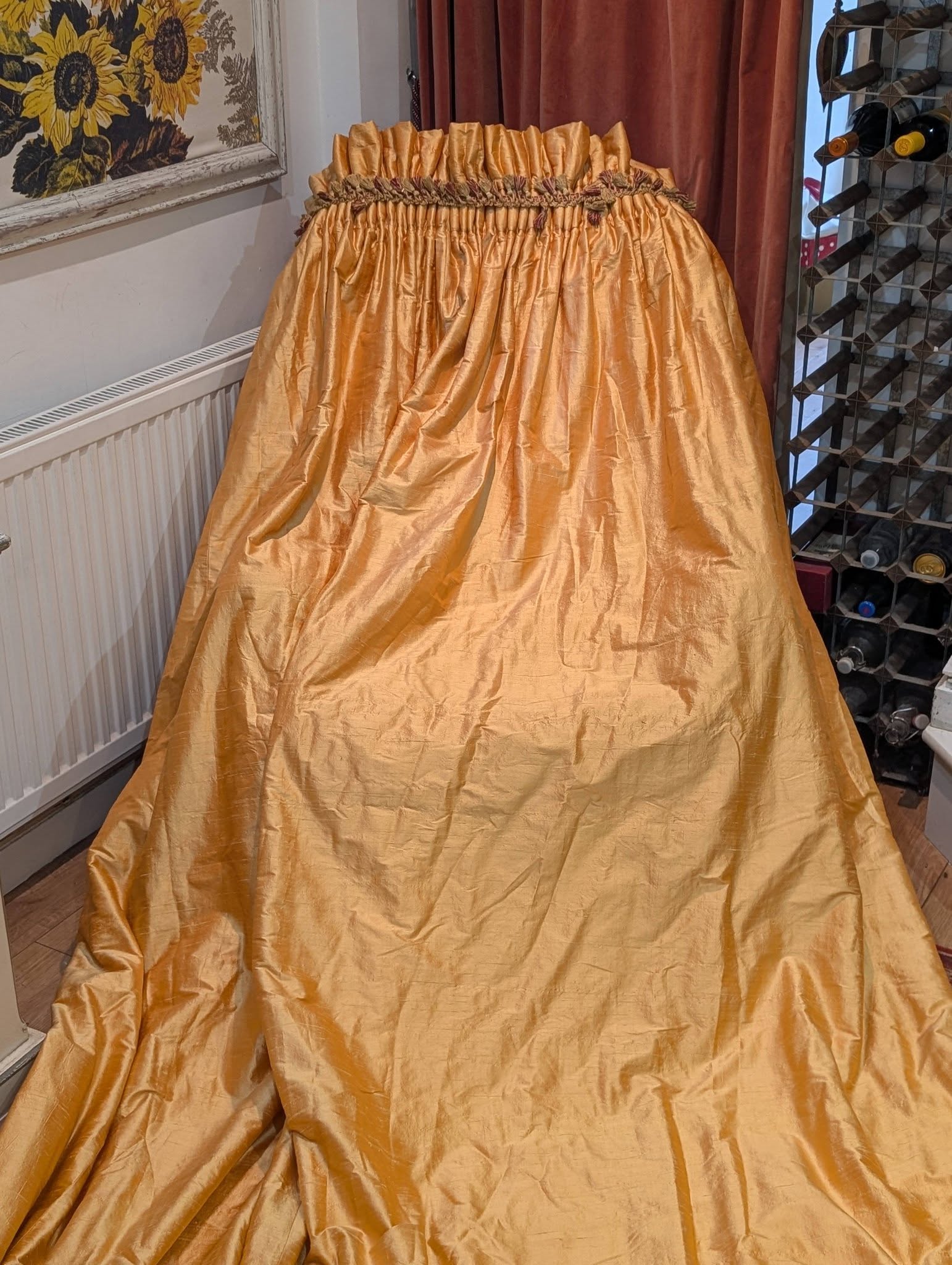 Very Long Vintage Antique Gold Silk Pencil Pleat Second-Hand Curtains - W234 D309 - 3 Pairs Available - Image 2