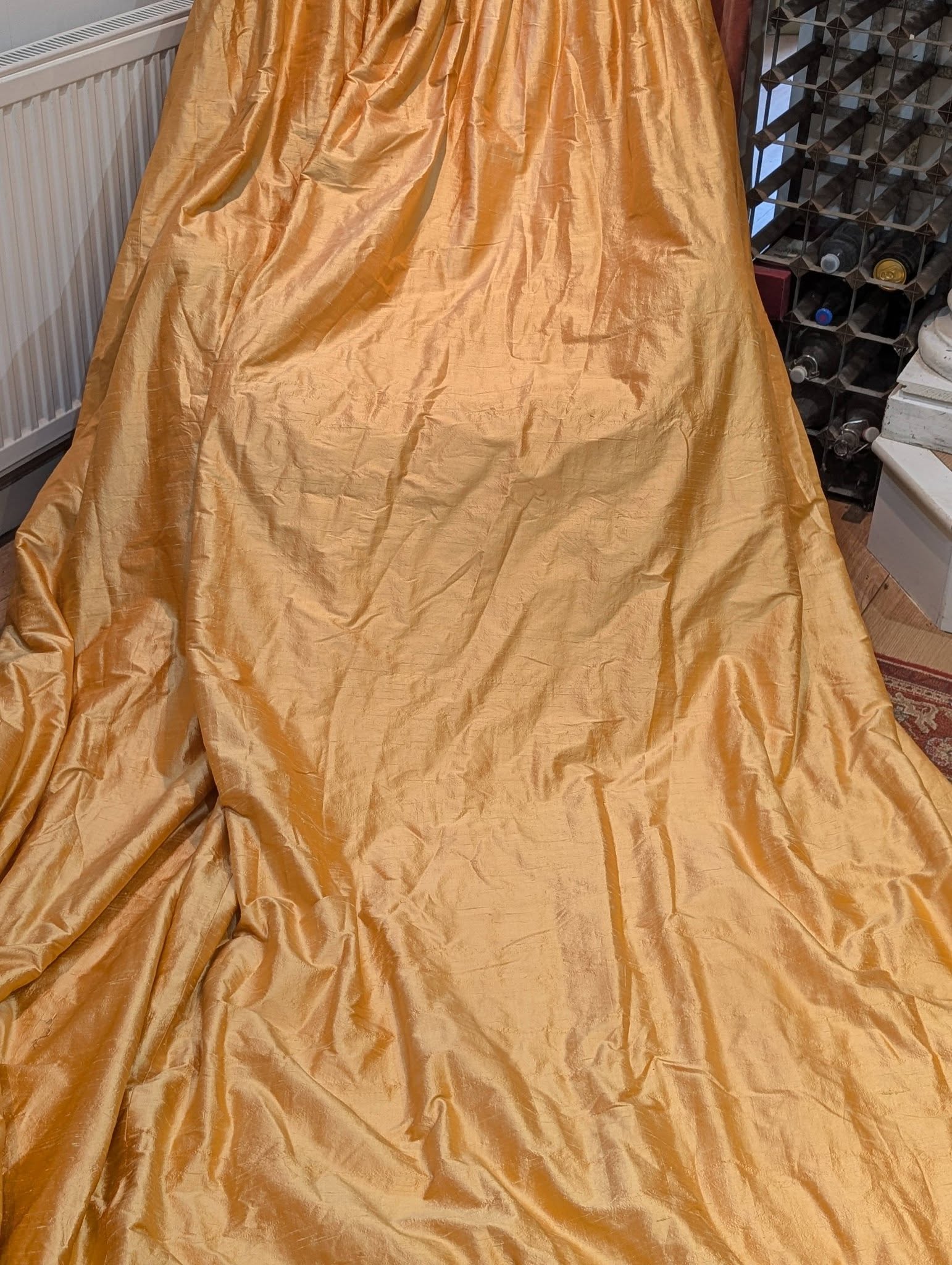 Very Long Vintage Antique Gold Silk Pencil Pleat Second-Hand Curtains - W234 D309 - 3 Pairs Available - Image 3