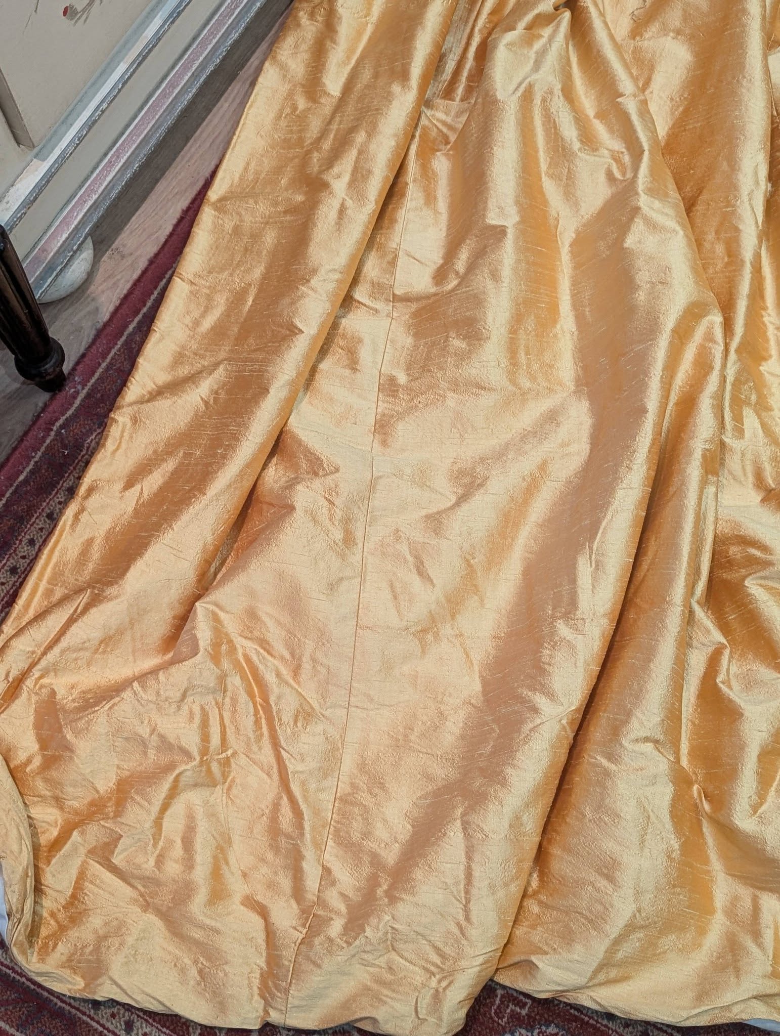 Very Long Vintage Antique Gold Silk Pencil Pleat Second-Hand Curtains - W234 D309 - 3 Pairs Available - Image 4