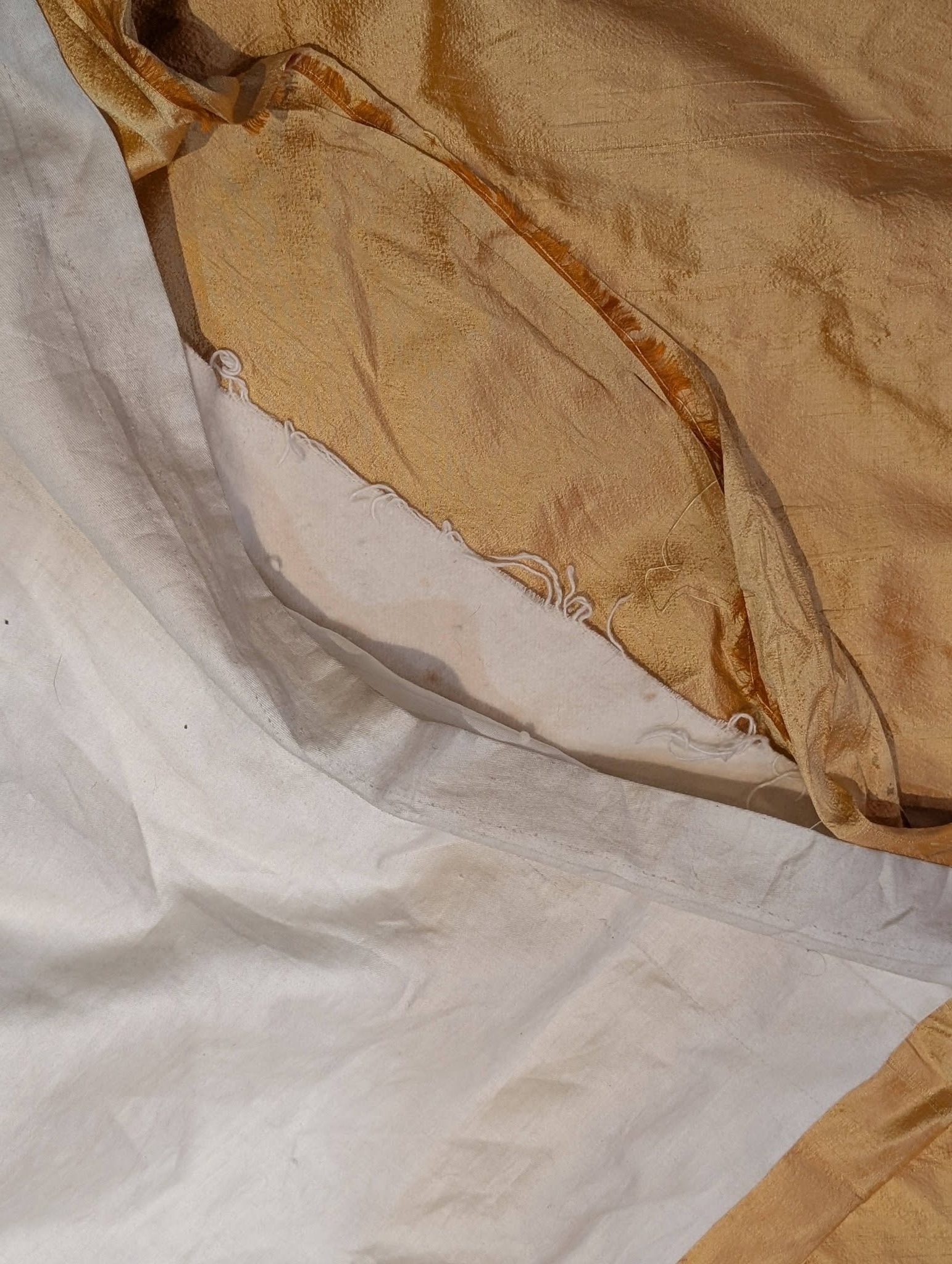Very Long Vintage Antique Gold Silk Pencil Pleat Second-Hand Curtains - W234 D309 - 3 Pairs Available - Image 8