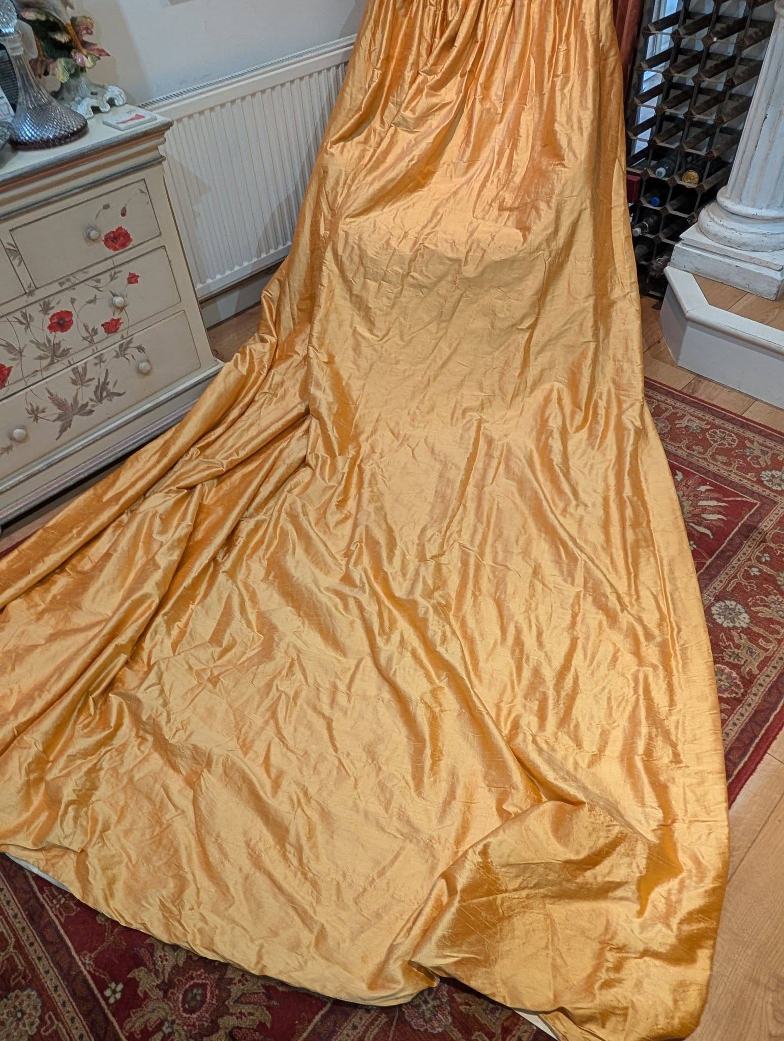 Very Long Vintage Antique Gold Silk Pencil Pleat Second-Hand Curtains - W234 D309 - 3 Pairs Available - Image 5
