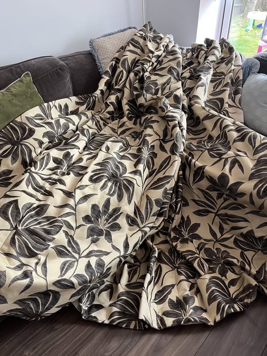 Dark Cream with Leaf Pattern Interlined Second-Hand Curtains W300 D234 - Image 9