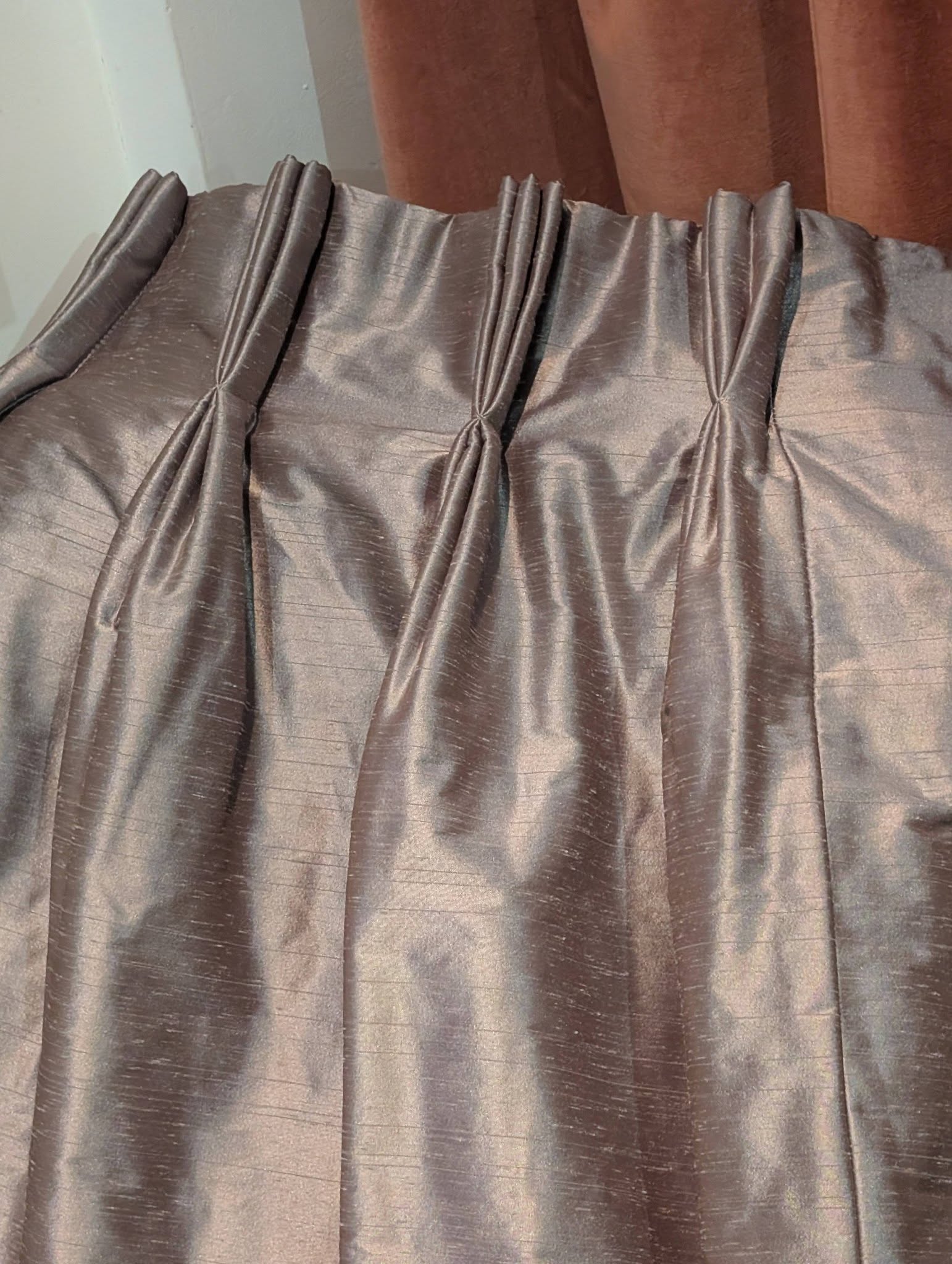 Silvery Grey Harlequin Silk Pinch Pleat Second-Hand Curtains W180 D242 - 2 Pairs Available - Image 5